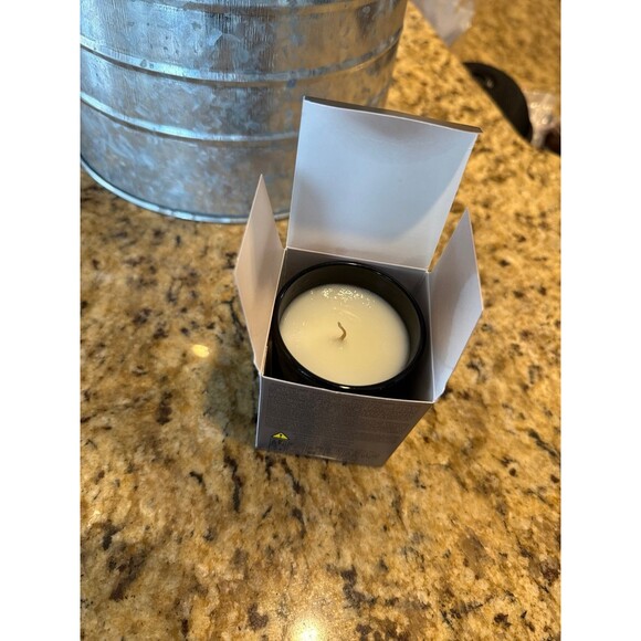 Spicebomb x Viktor & Rolf Candle - Picture 5 of 5